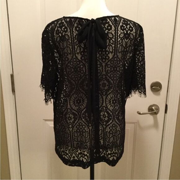 Loft size med black lace top with bow - Picture 4 of 6